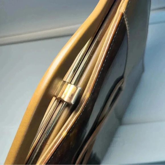 Vintage 60s Mod Bow Handbag by Air Step - Picture 9 of 14